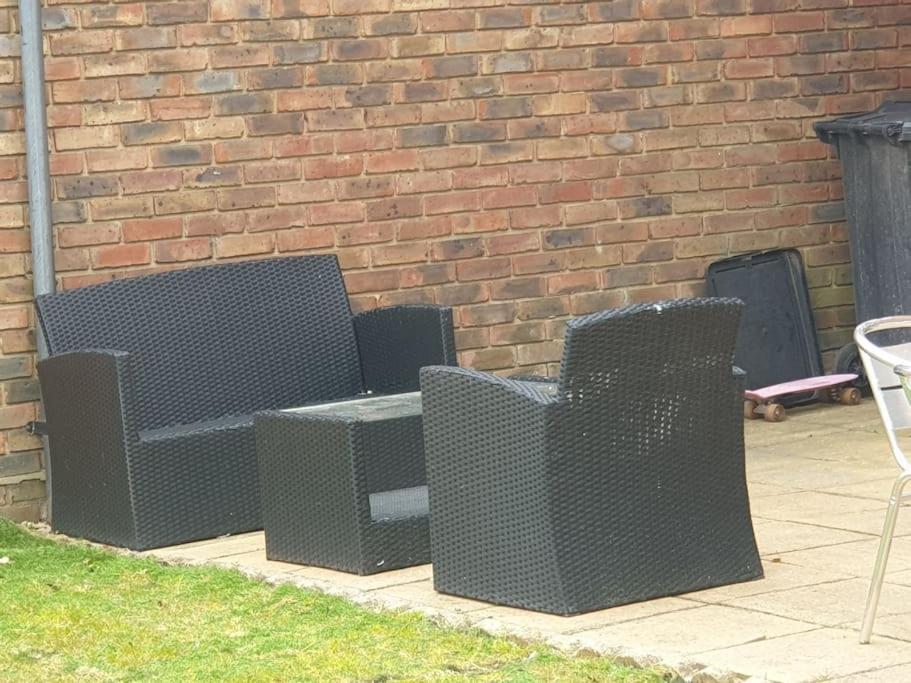 London Luxury 6 Bedroom Family House Sleeps 12 People Parking For 4 Cars Close To Tube. Chigwell Eksteriør billede